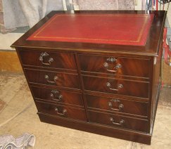 <img src="Simon J Mack Office Furniture – traditional office - mahogany filing drawers.jpg" alt="traditional mahogany filing drawers" />