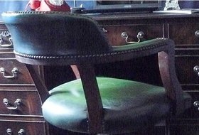 <img src="Simon J Mack Office Furniture – traditional style office furniture.jpg" alt="Vintage Office Furniture" />